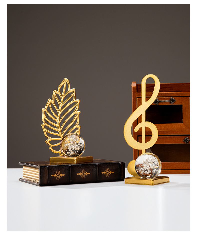 Light Luxury Iron Art Crystal Ball Ornaments, Creative Home Living Room Wine Cabinet and Office Decorative Metal Crafts