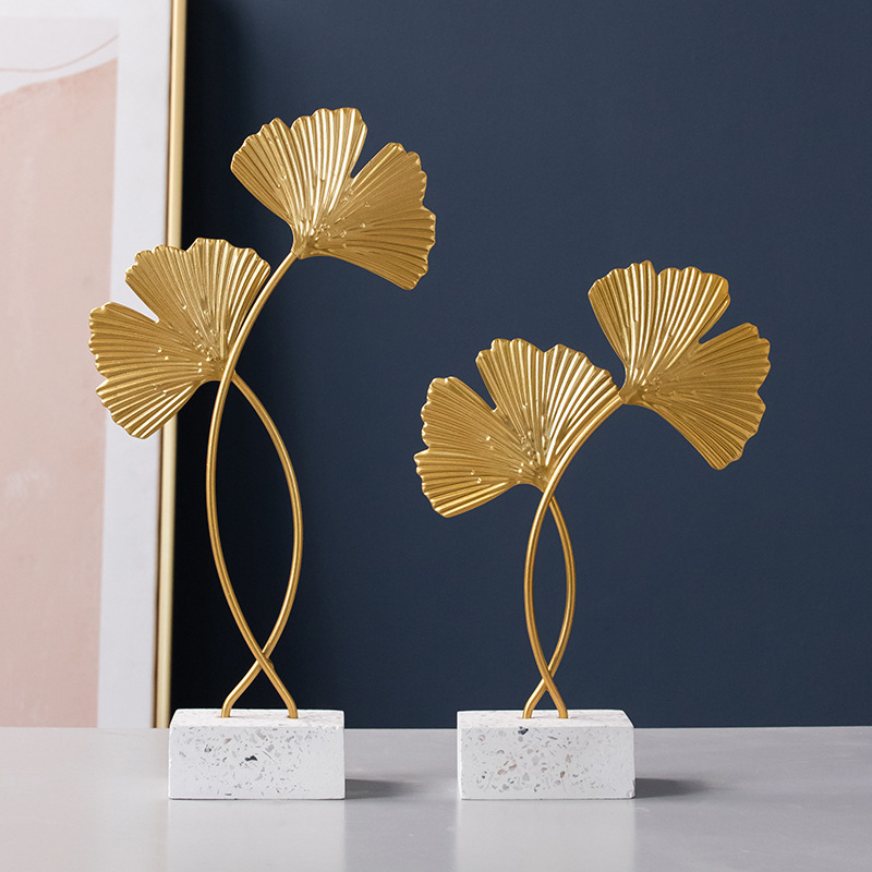 Iron Art Ginkgo Leaf Home Decor Ornaments, High-End Niche Living Room and Office Desktop Metal Crafts