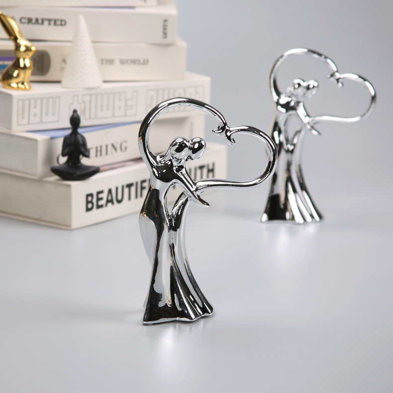 European Ceramic Couple Ornaments for High-End Wine Cabinets and Sideboards, Creative Home Decorations for Living Room and Entrance
